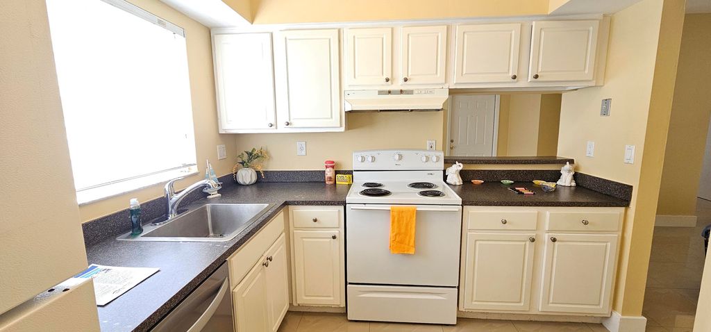 Photo of 1881 NW 96th Terrace #7f, Pembroke Pines, FL 33024 (MLS # B26001692)