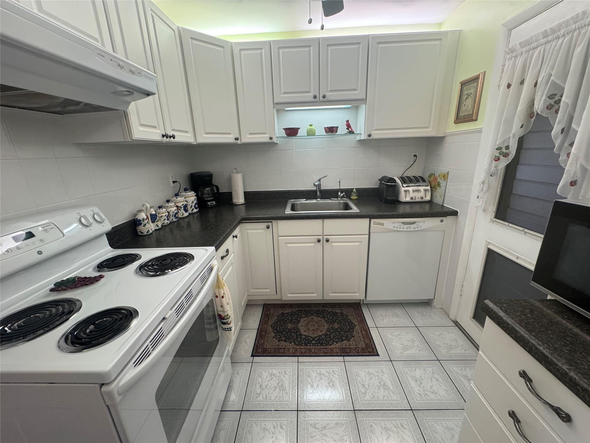 Mar-Len Gardens - Residential