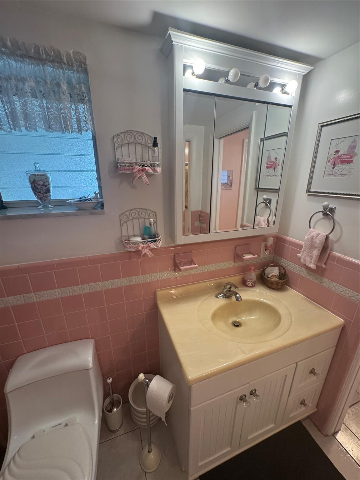 Mar-Len Gardens - Residential