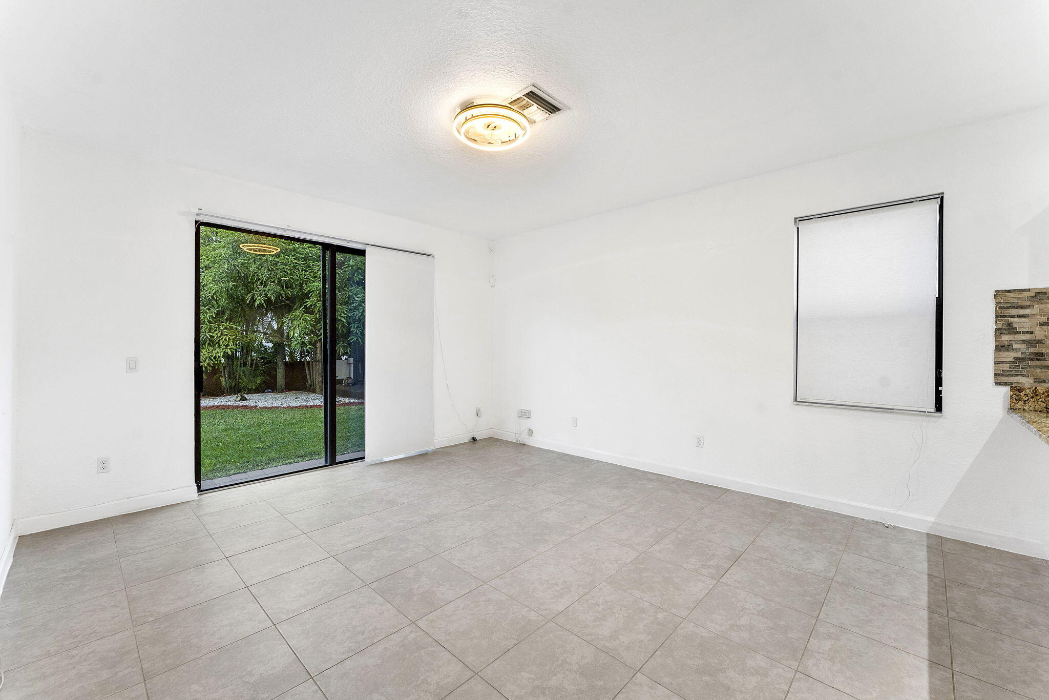 ASPEN GLEN PUD - Residential Lease