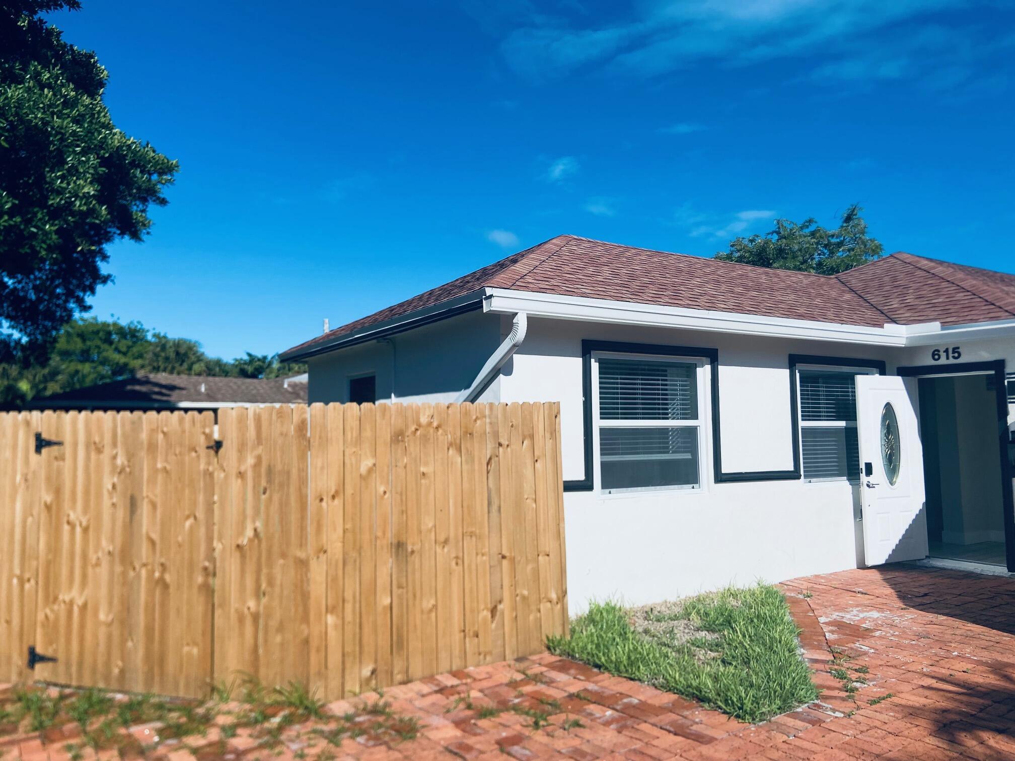 DEL IDA PARK - Residential Lease