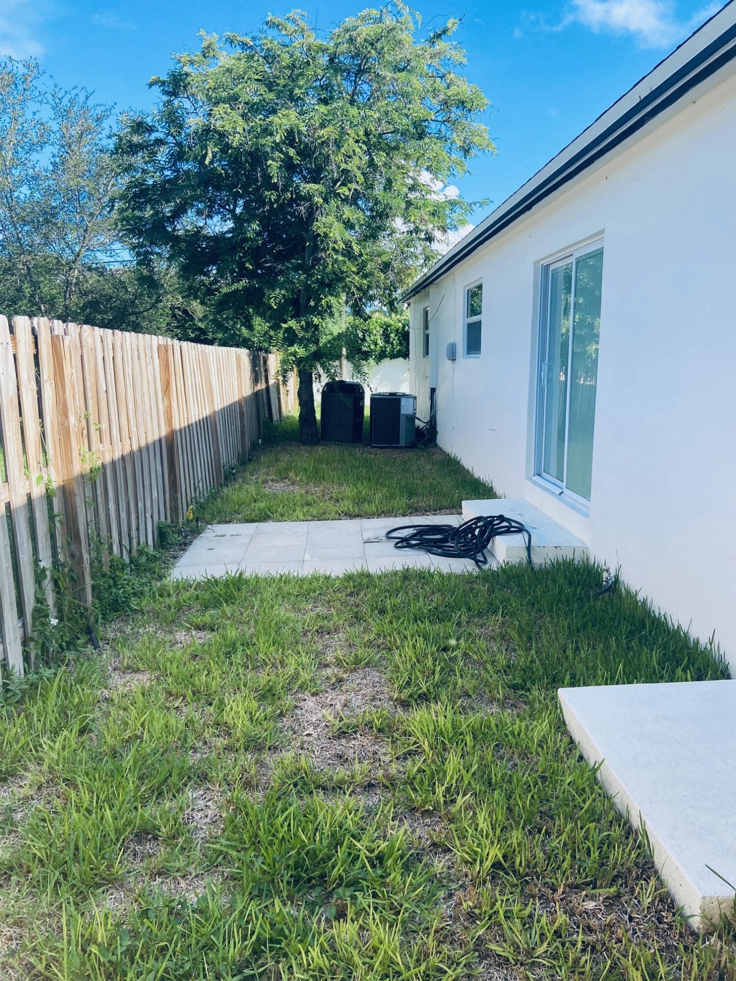 DEL IDA PARK - Residential Lease