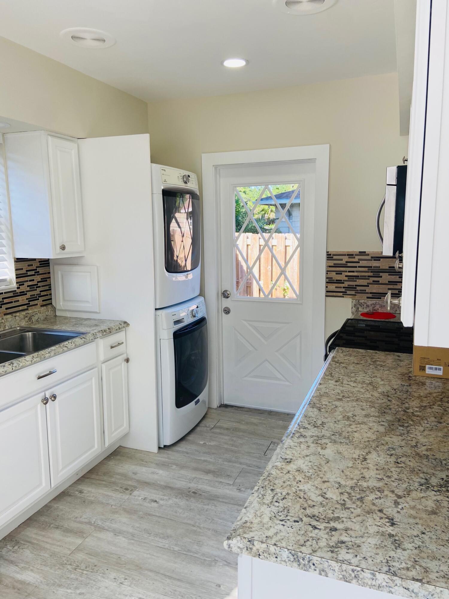 DEL IDA PARK - Residential Lease