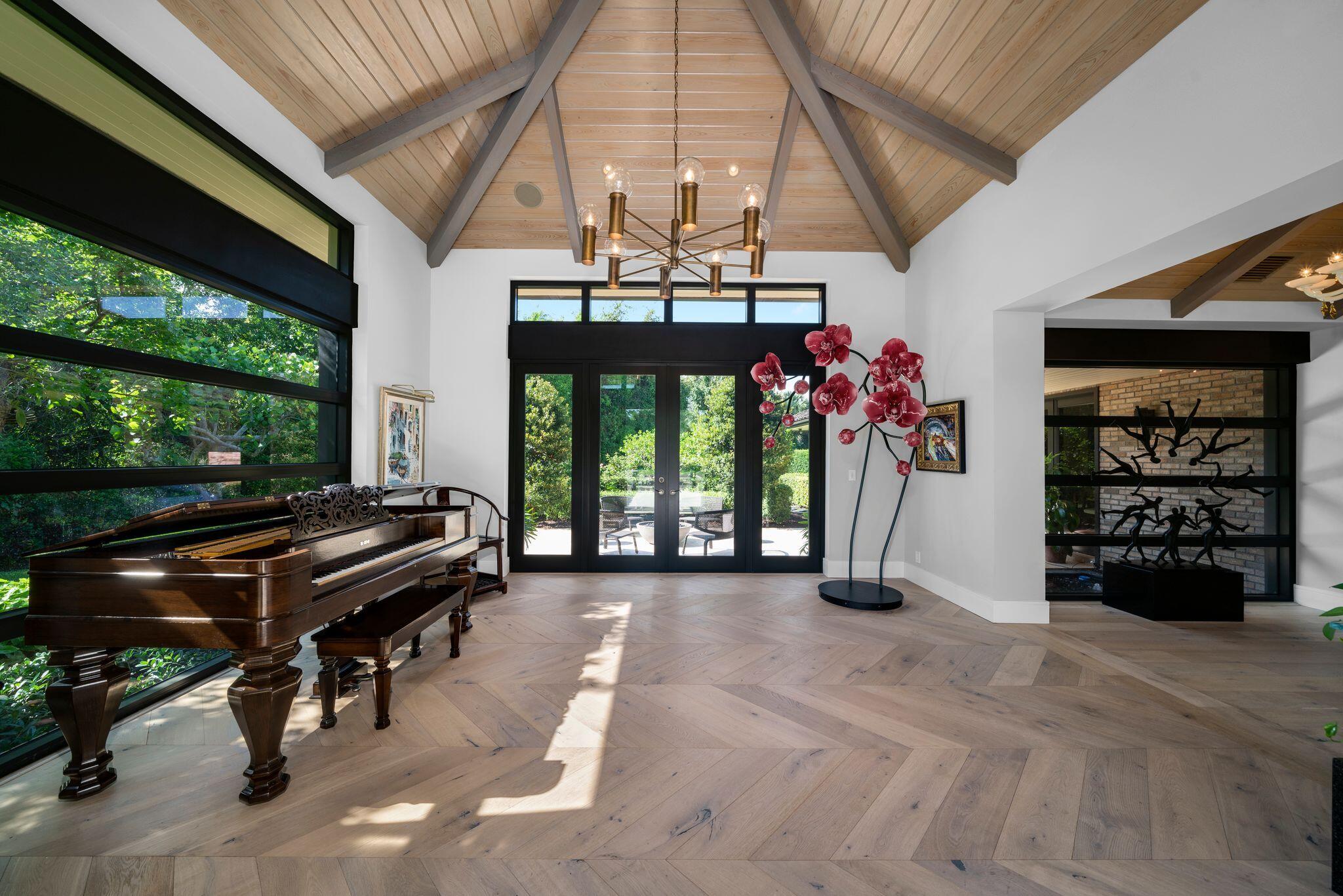 3 PEACOCK Lane