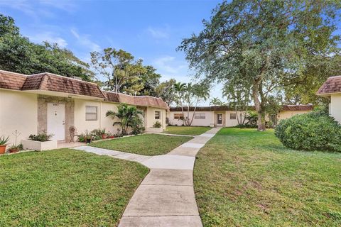 439 SW Natura Avenue A Deerfield Beach FL 33441