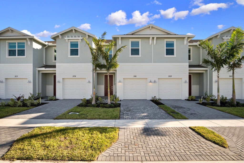 Photo of 381 SE CROSSOAK Lane, Port Saint Lucie, FL 34984 (MLS # B26055338)