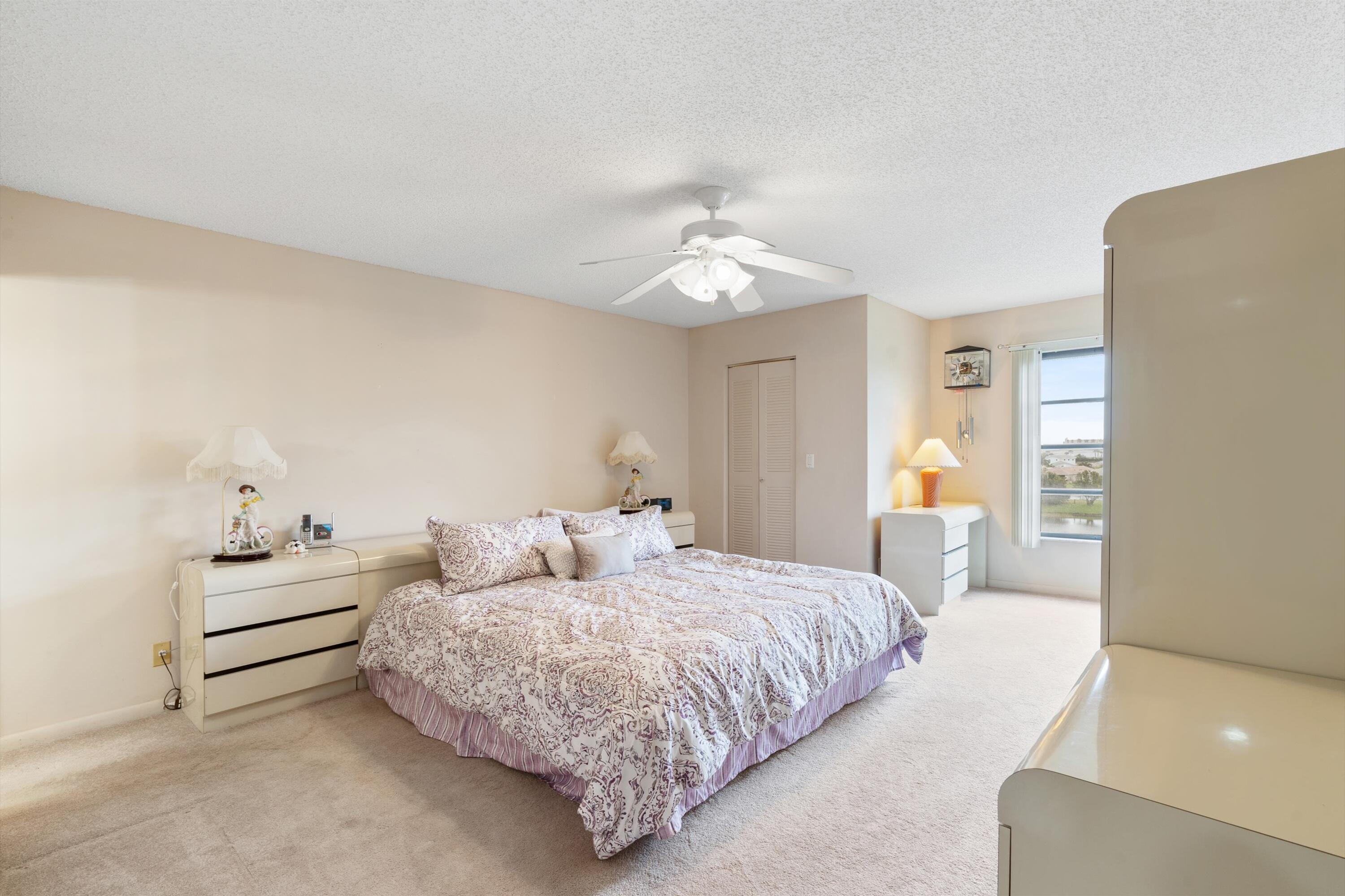 HUNTINGTON LAKES SEC FIVE CONDOS - Residential