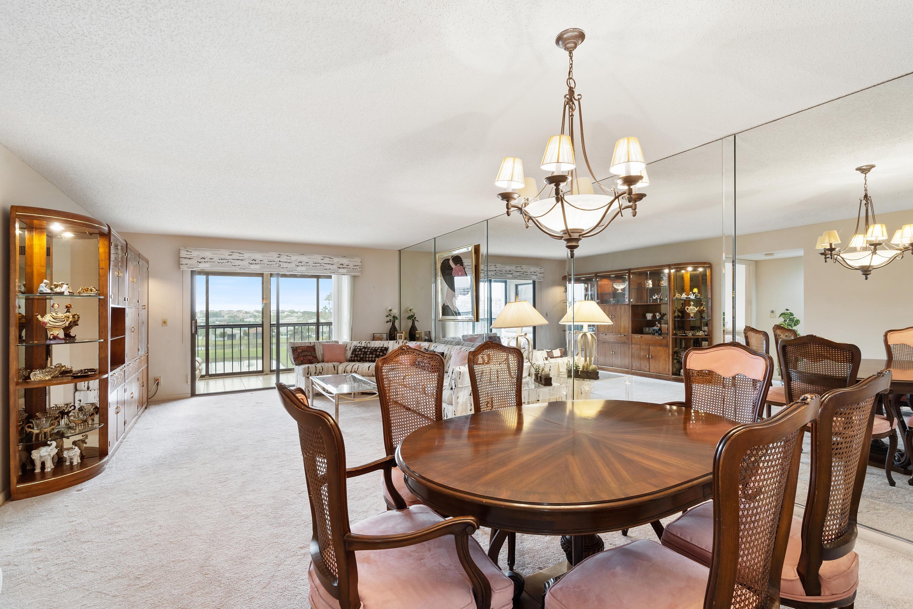 HUNTINGTON LAKES SEC FIVE CONDOS - Residential