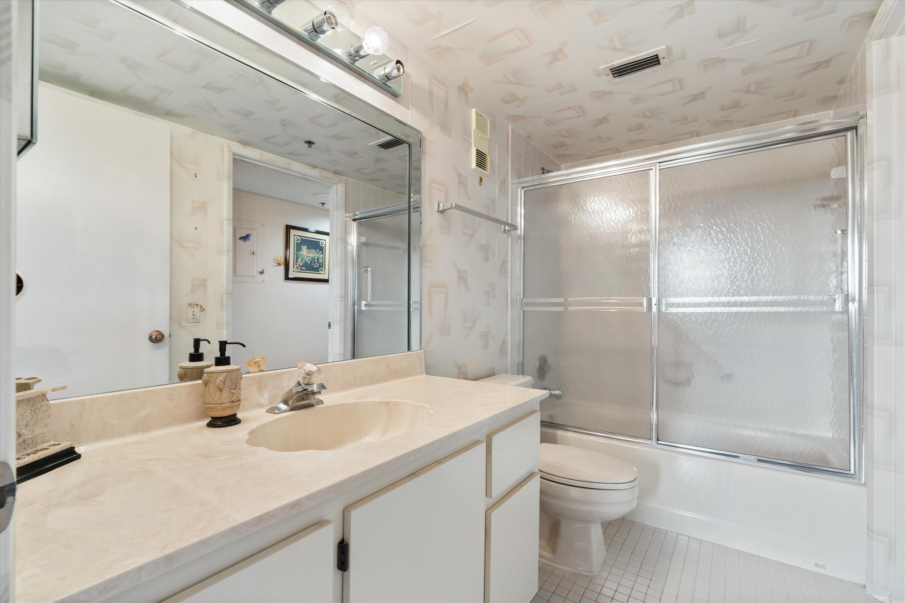 HUNTINGTON LAKES SEC FIVE CONDOS - Residential