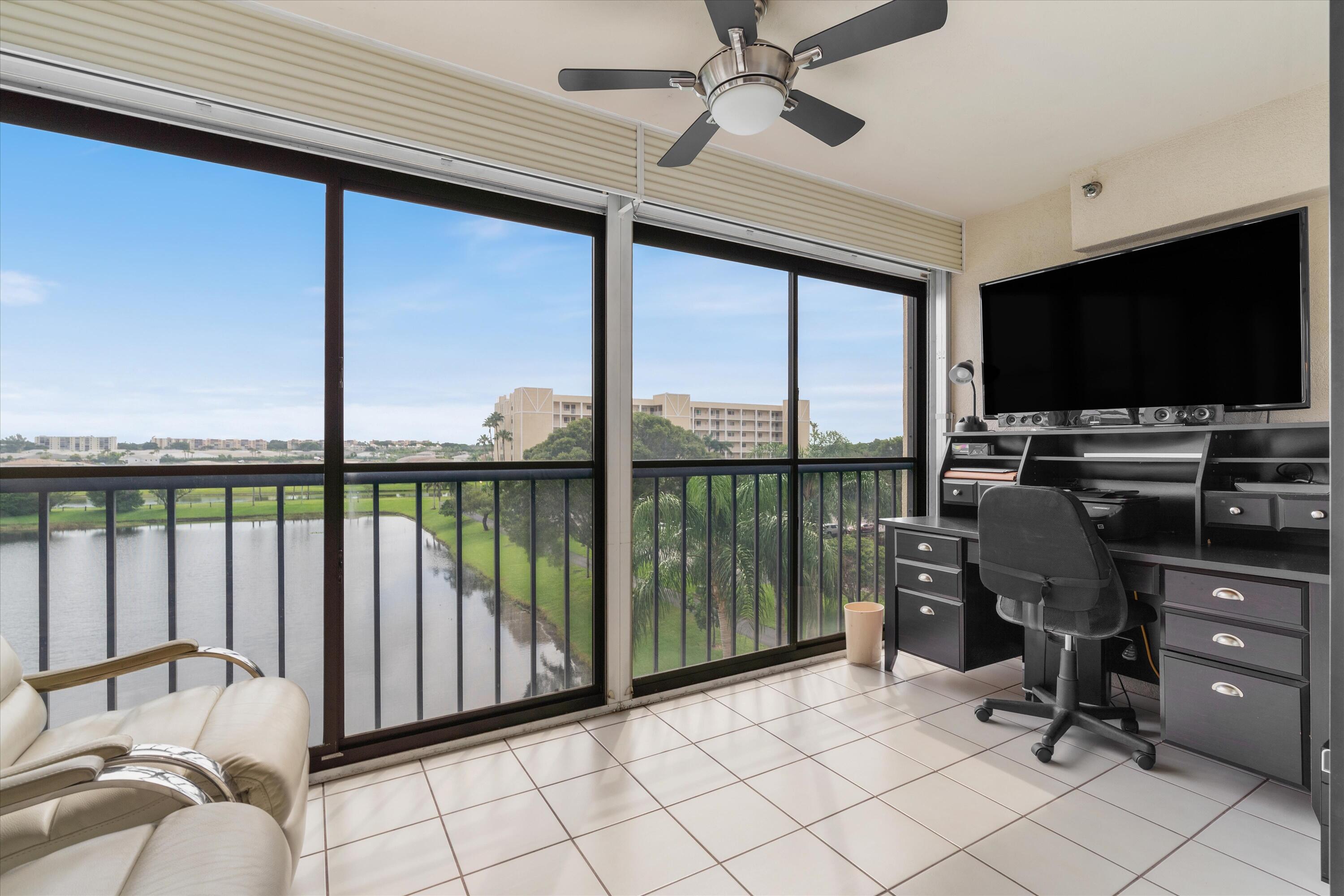 HUNTINGTON LAKES SEC FIVE CONDOS - Residential