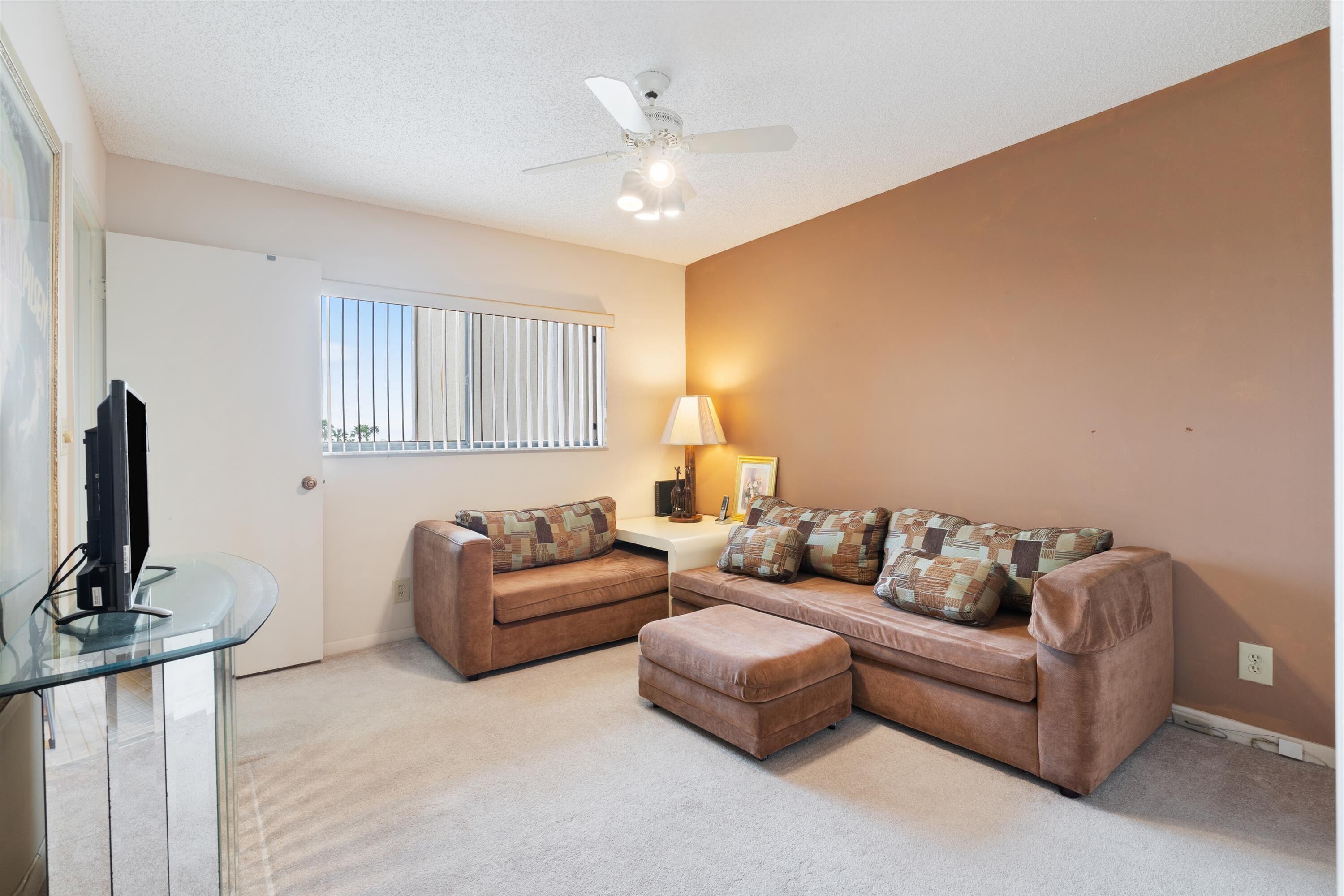 HUNTINGTON LAKES SEC FIVE CONDOS - Residential