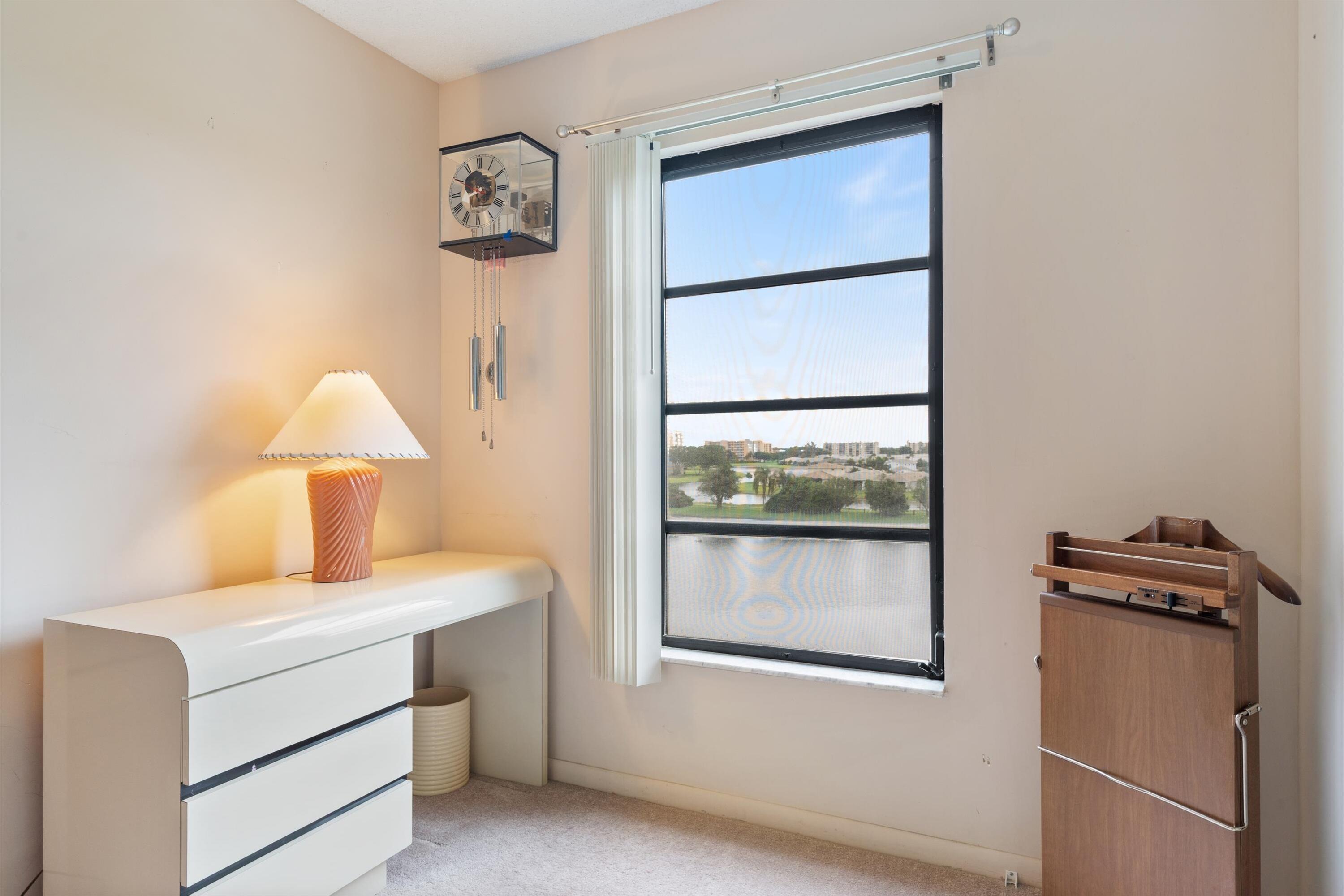 HUNTINGTON LAKES SEC FIVE CONDOS - Residential