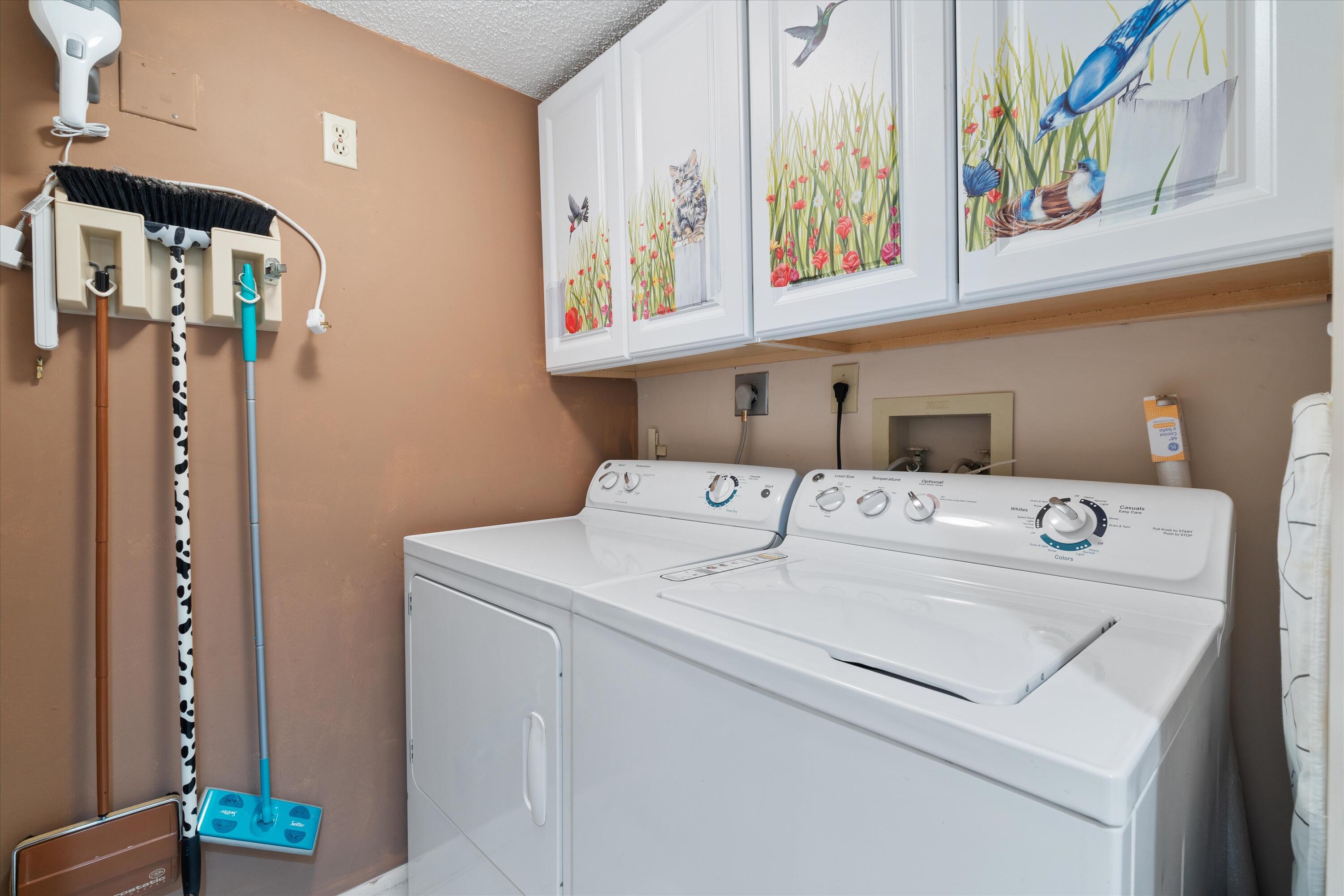 HUNTINGTON LAKES SEC FIVE CONDOS - Residential