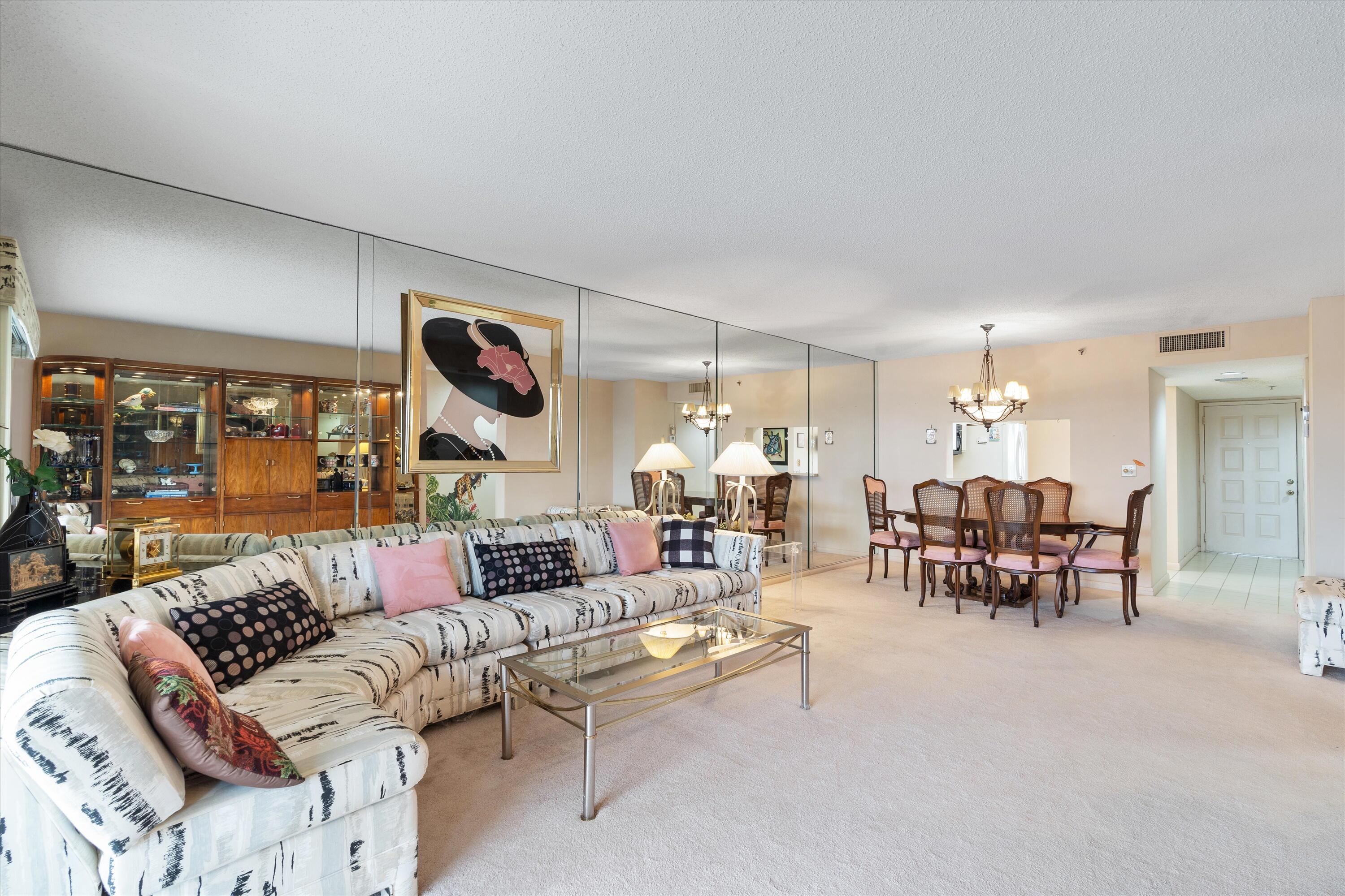 HUNTINGTON LAKES SEC FIVE CONDOS - Residential