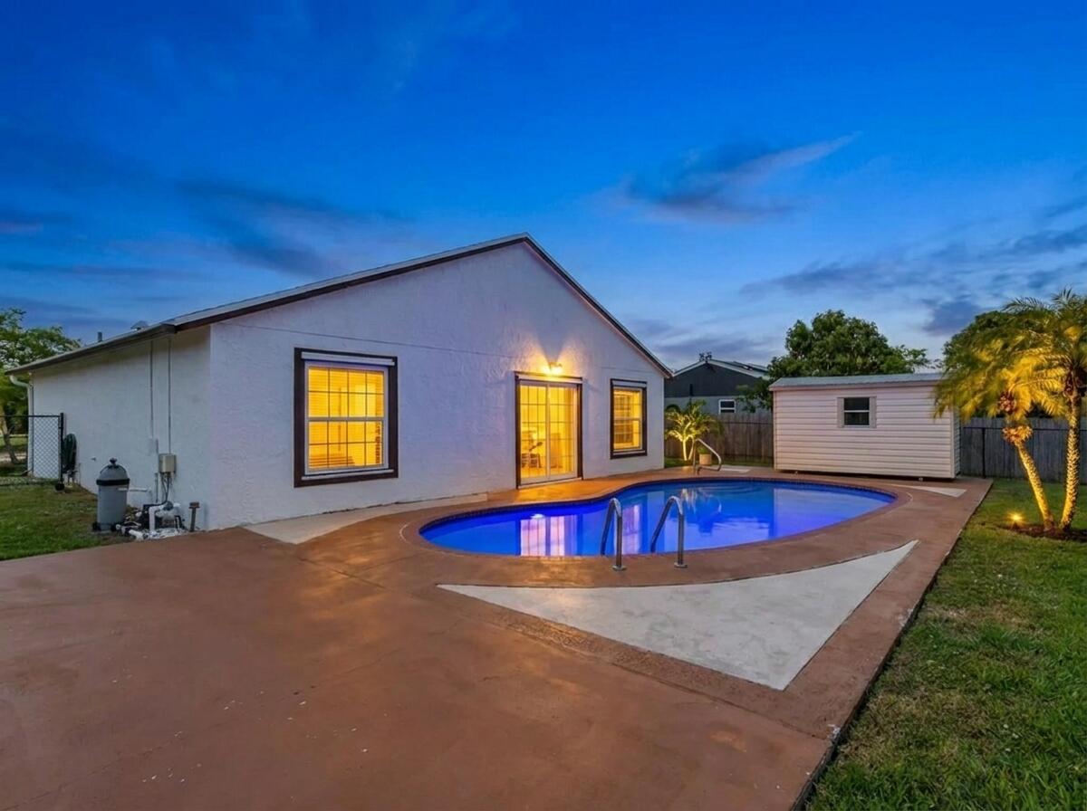 1240 Grandview Circle
