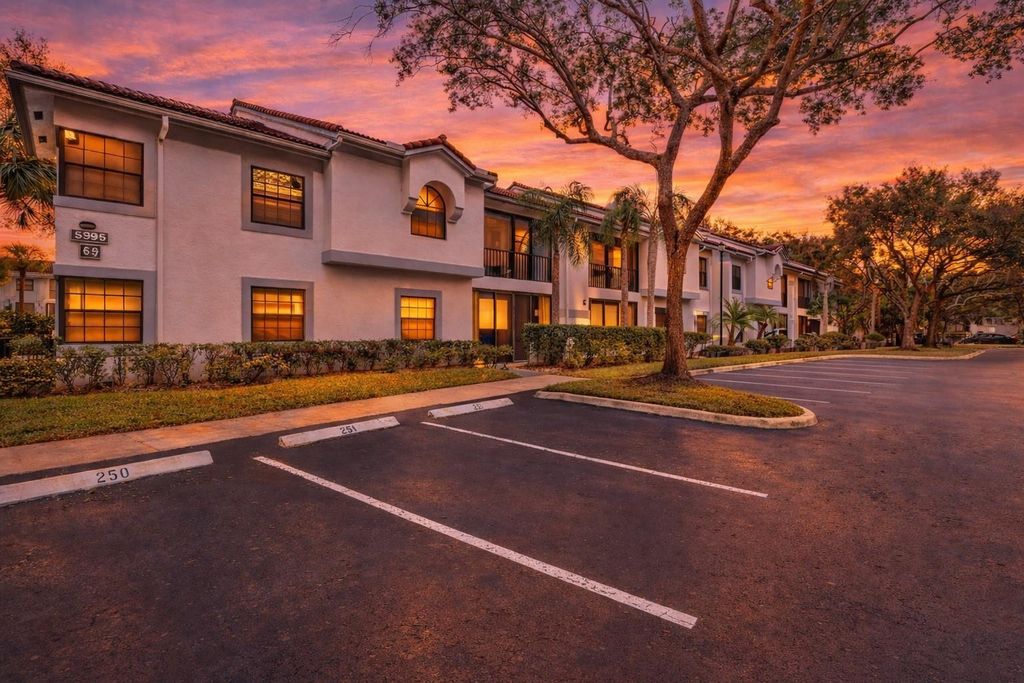 Photo of 5395 Firenze Drive #O, Boynton Beach, FL 33437 (MLS # F10556782)