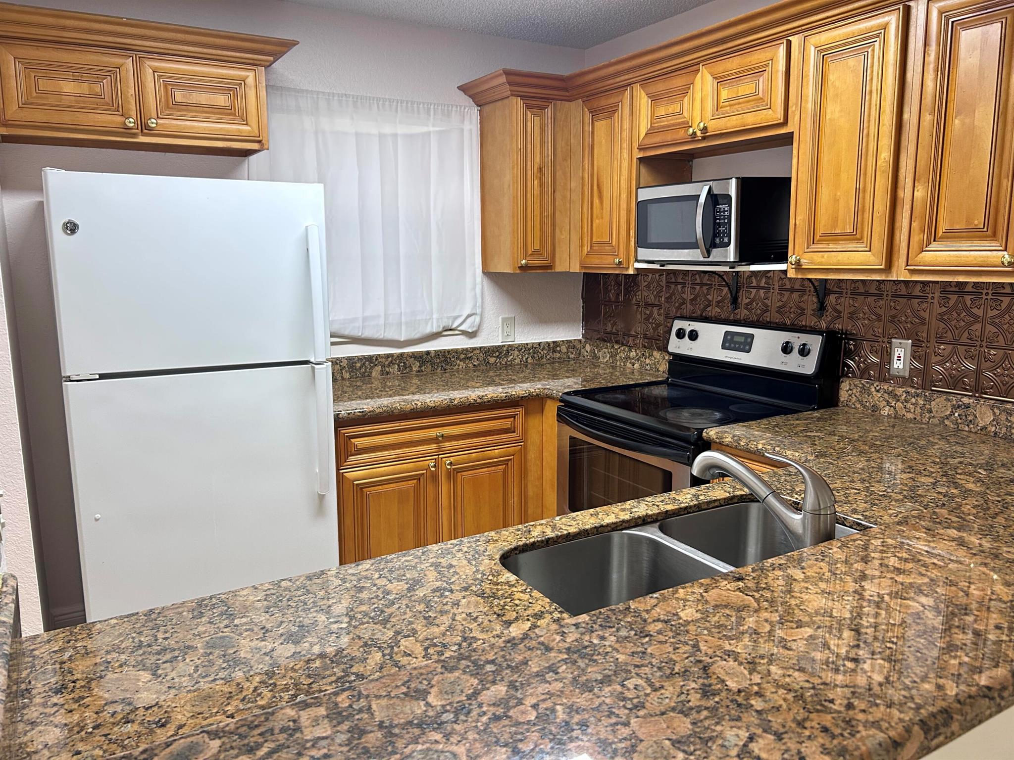 View photos, virtual tours, details... 1525 Lake Crystal Drive D