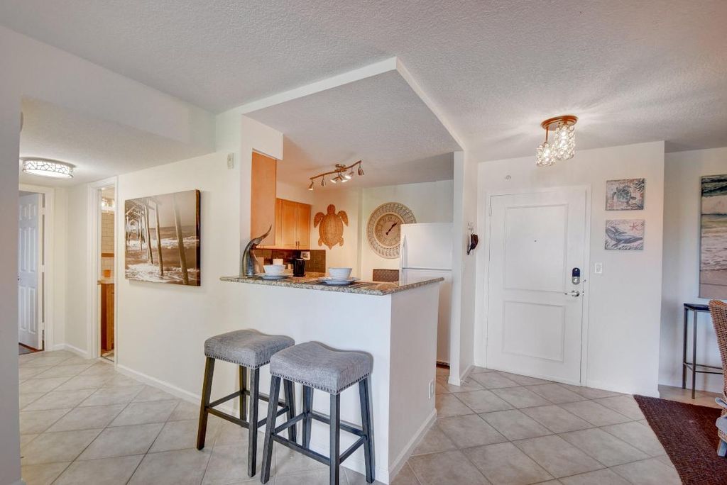 Photo of 1000 Spanish River Road #4j, Boca Raton, FL 33432 (MLS # R10970106)