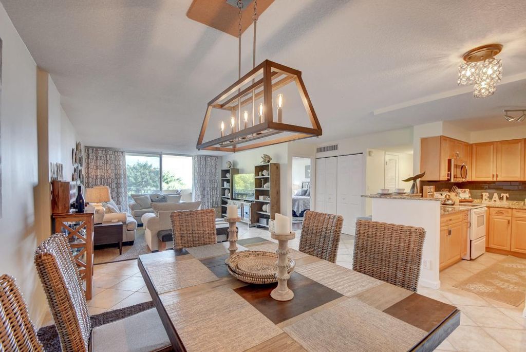 Photo of 1000 Spanish River Road #4j, Boca Raton, FL 33432 (MLS # R10970106)