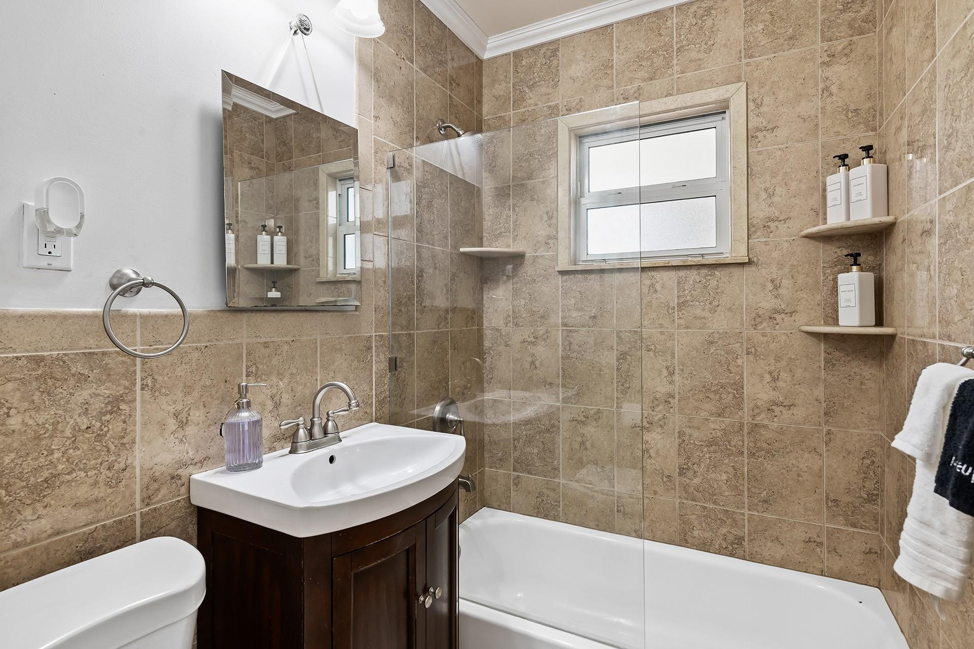 Lauderdale 2-9 D - Residential Lease