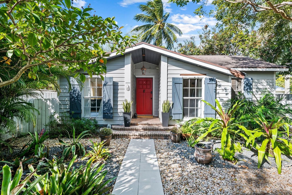 Photo of 411 SW 10th Street, Fort Lauderdale, FL 33315 (MLS # F10555442)