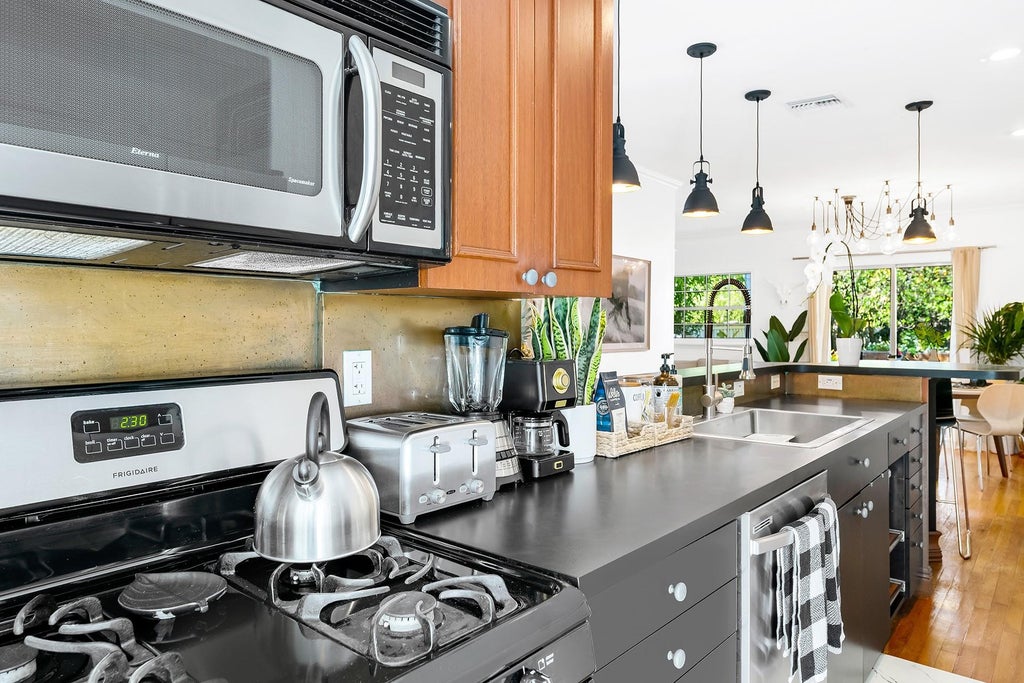 Photo of 411 SW 10th Street, Fort Lauderdale, FL 33315 (MLS # F10555442)