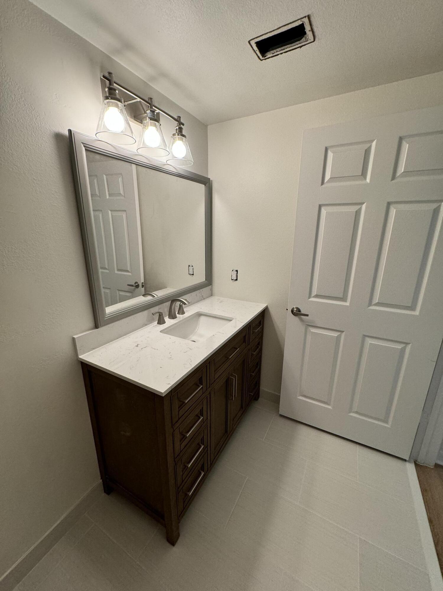 VILLAS AT EMERALD DUNES CONDO - Residential Lease