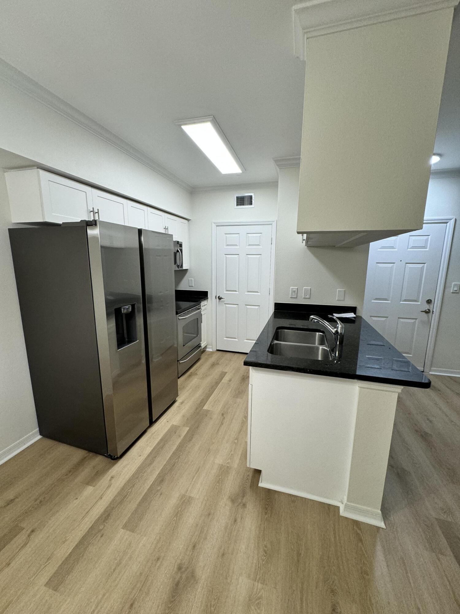 VILLAS AT EMERALD DUNES CONDO - Residential Lease