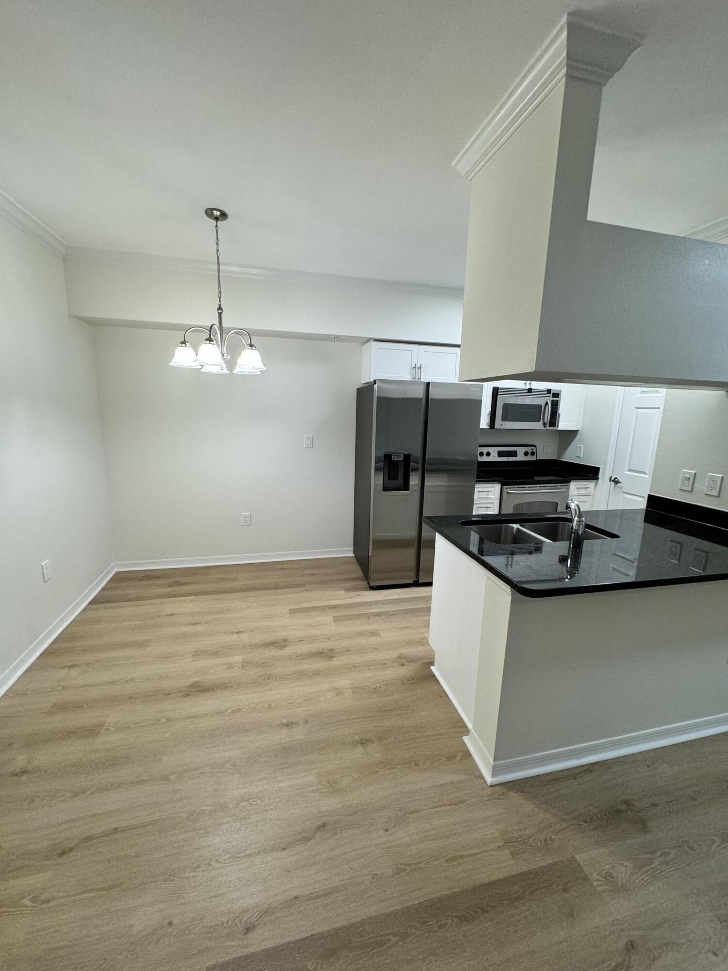 VILLAS AT EMERALD DUNES CONDO - Residential Lease