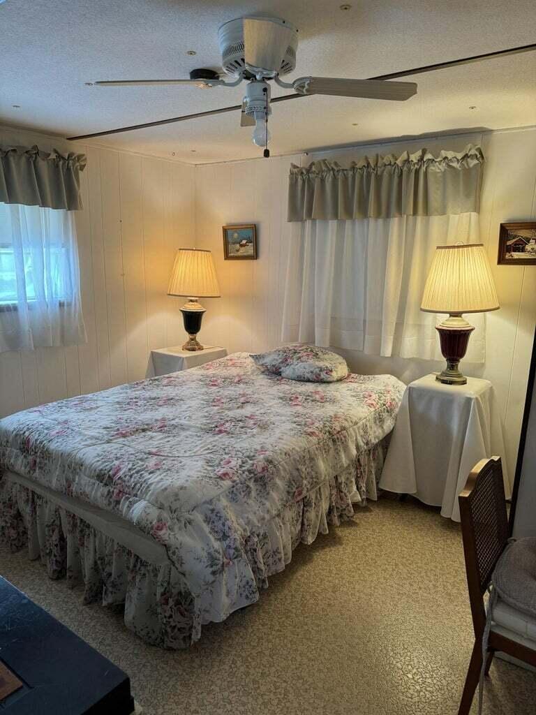 WOODBRIDGE MOBILE VILLAGE - Residential