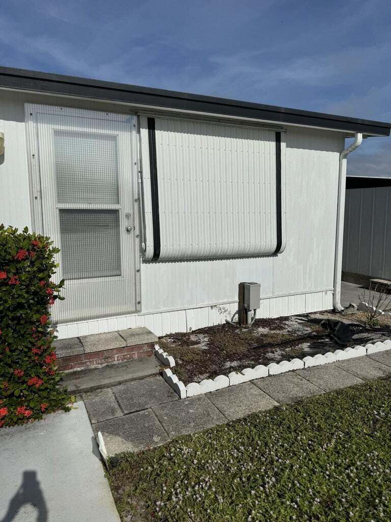 WOODBRIDGE MOBILE VILLAGE - Residential