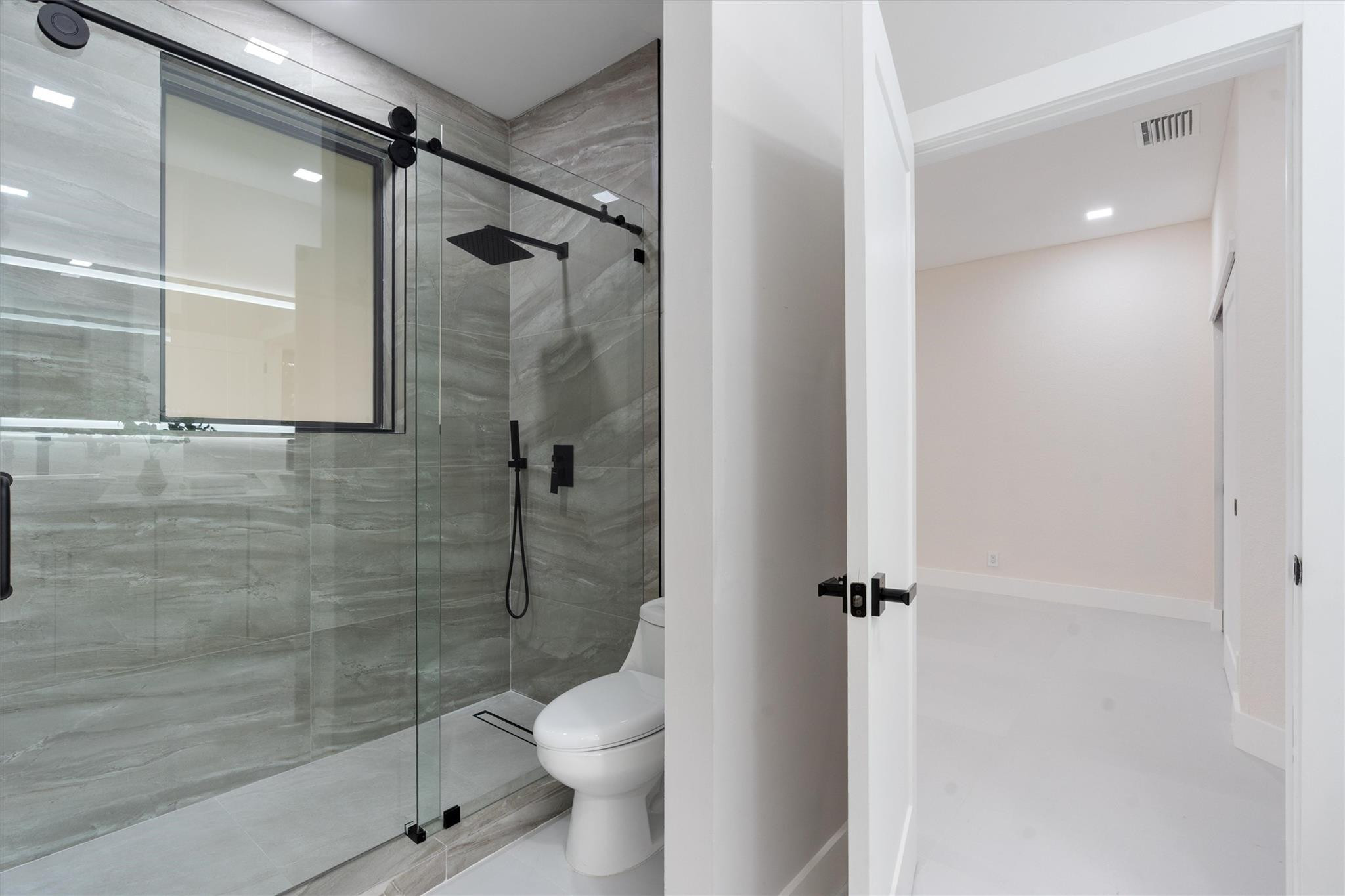 Whispering Woods 118-25 B - Residential