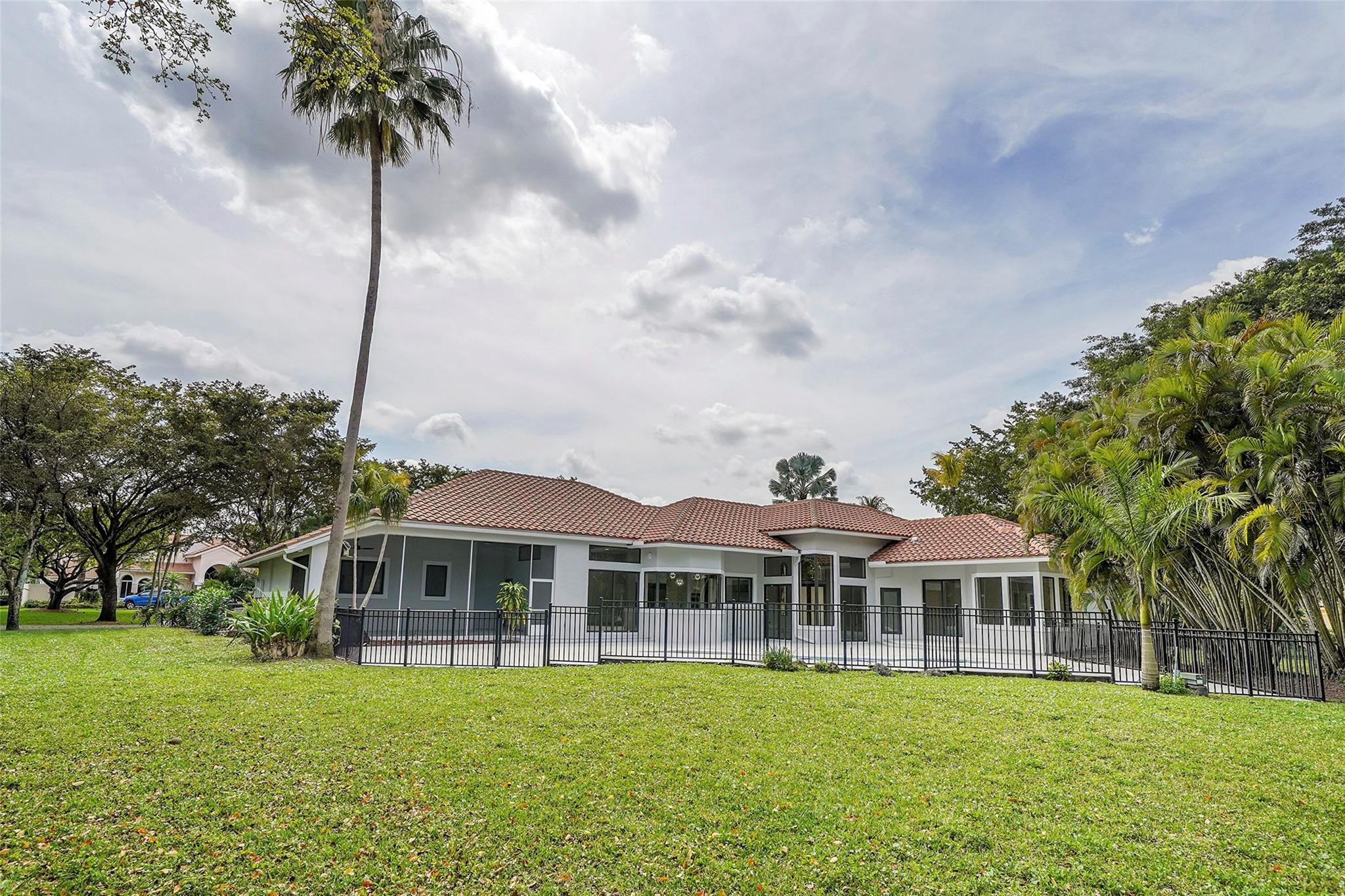 Whispering Woods 118-25 B - Residential