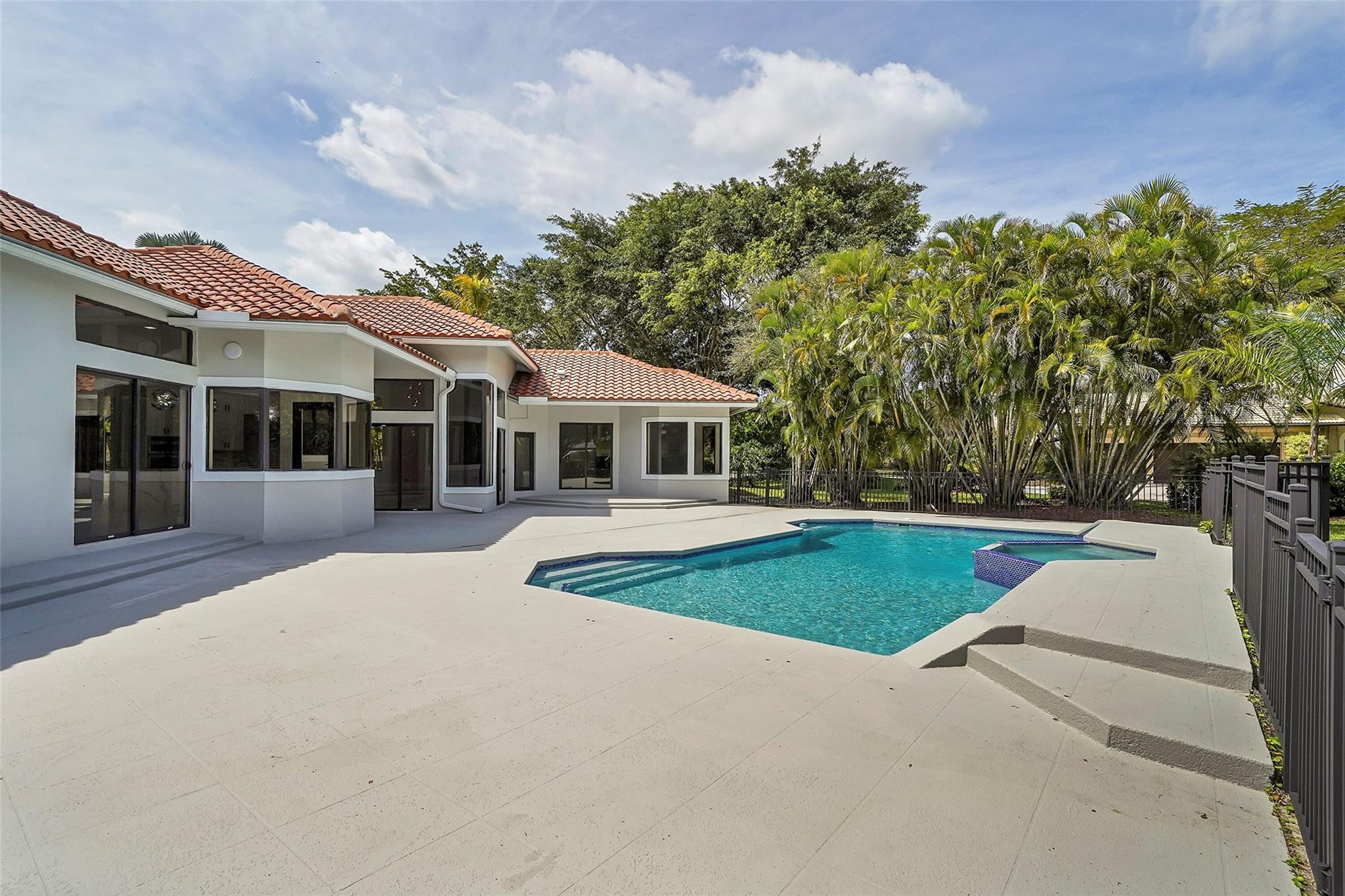 Whispering Woods 118-25 B - Residential