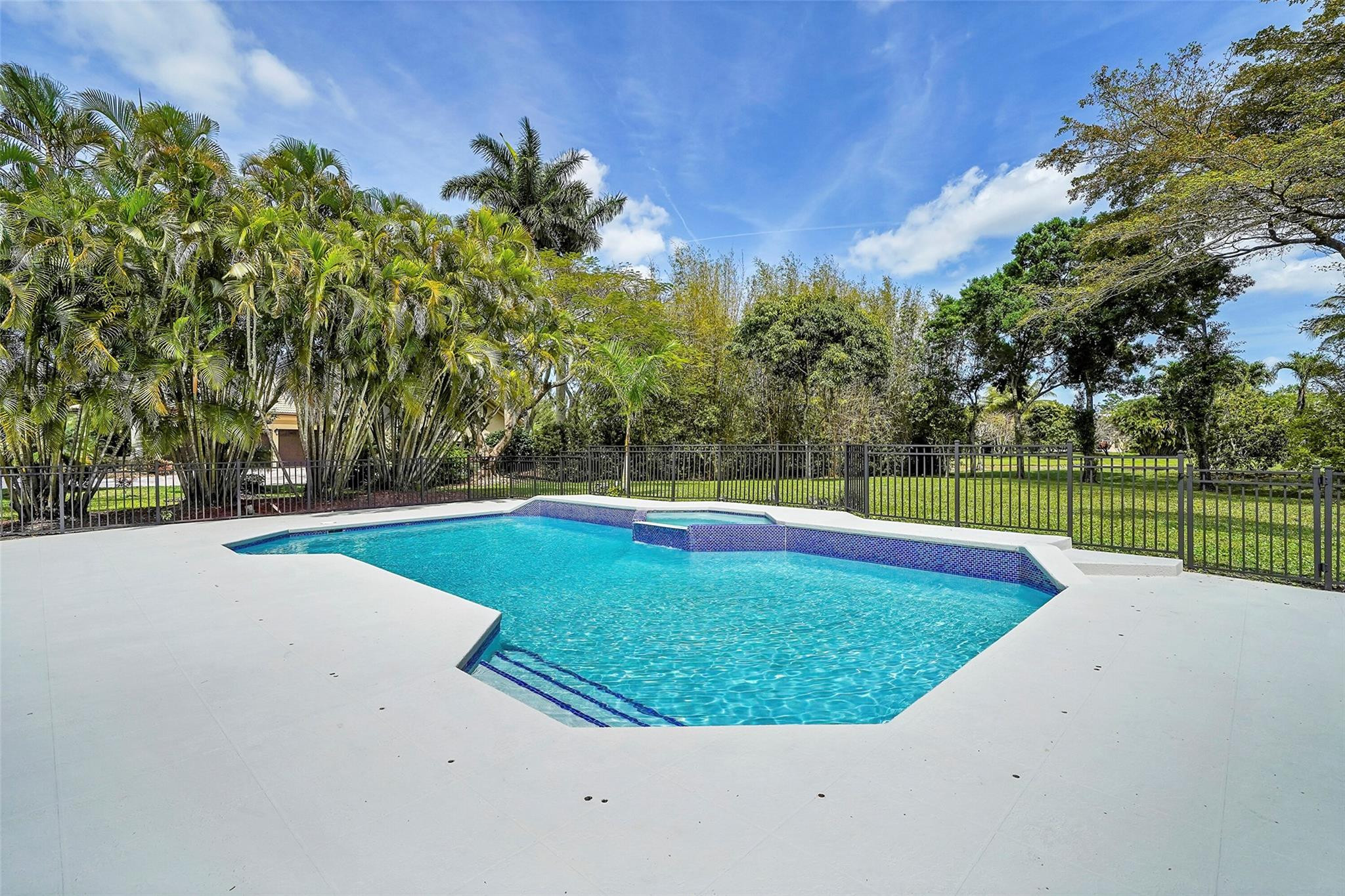 Whispering Woods 118-25 B - Residential