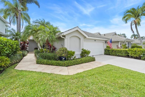 Photo of 637 Masters Way, Palm Beach Gardens, FL 33418 (MLS # B26048446)
