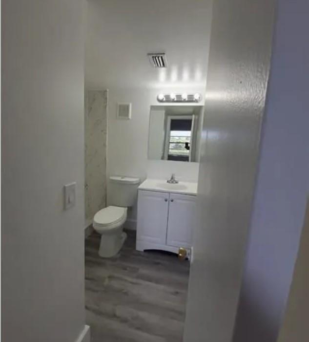 PINES OF CORAL SPRINGS CO - Residential Lease