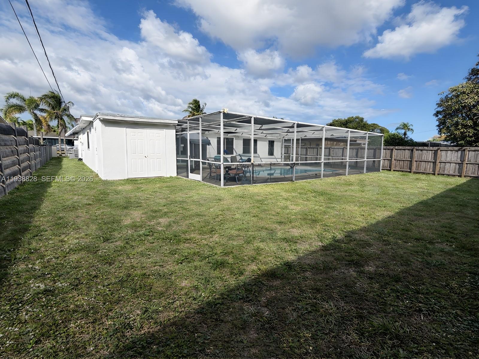 HOLLYWOOD HILLS SECOND AD - Residential Lease