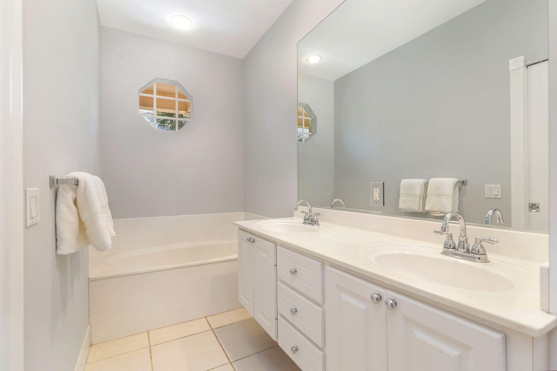 CHARLESTON COURT AT ABACO - Residential