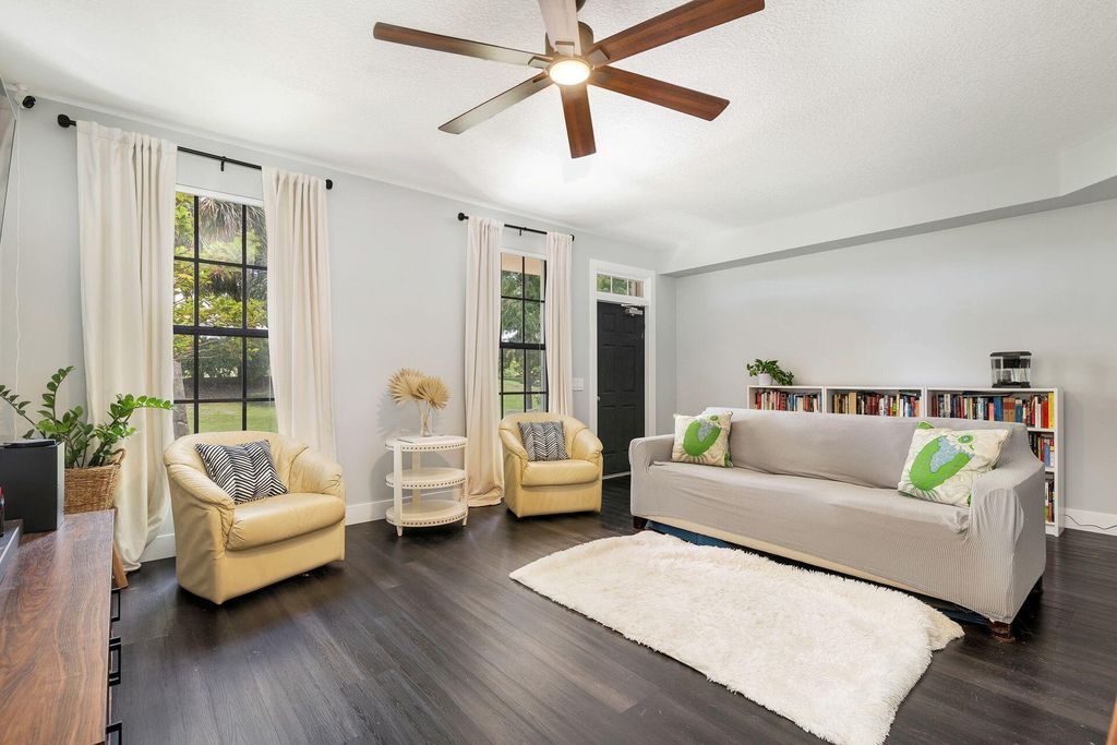 Photo of 124 Ashley Court, Jupiter, FL 33458 (MLS # R11144737)