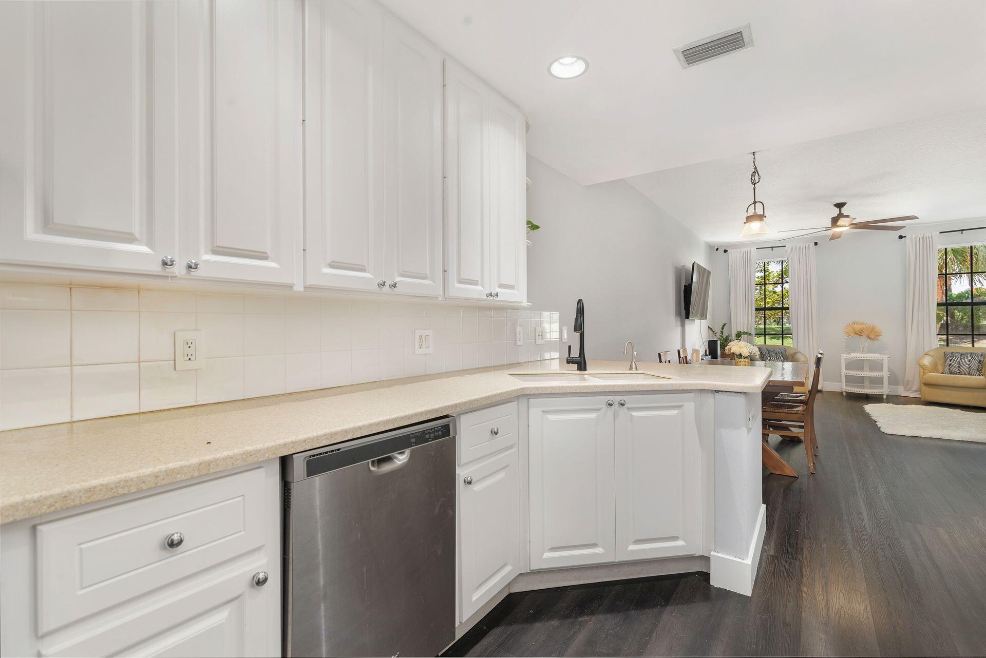 CHARLESTON COURT AT ABACO - Residential