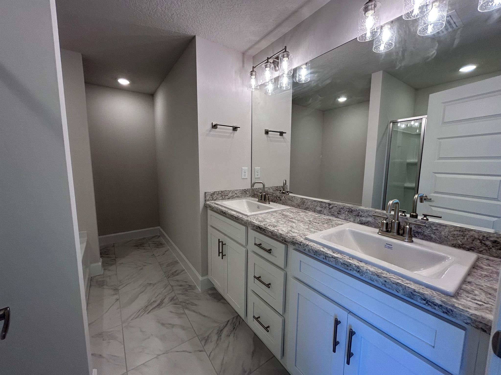 WATERSTONE PHASE THREE - Residential