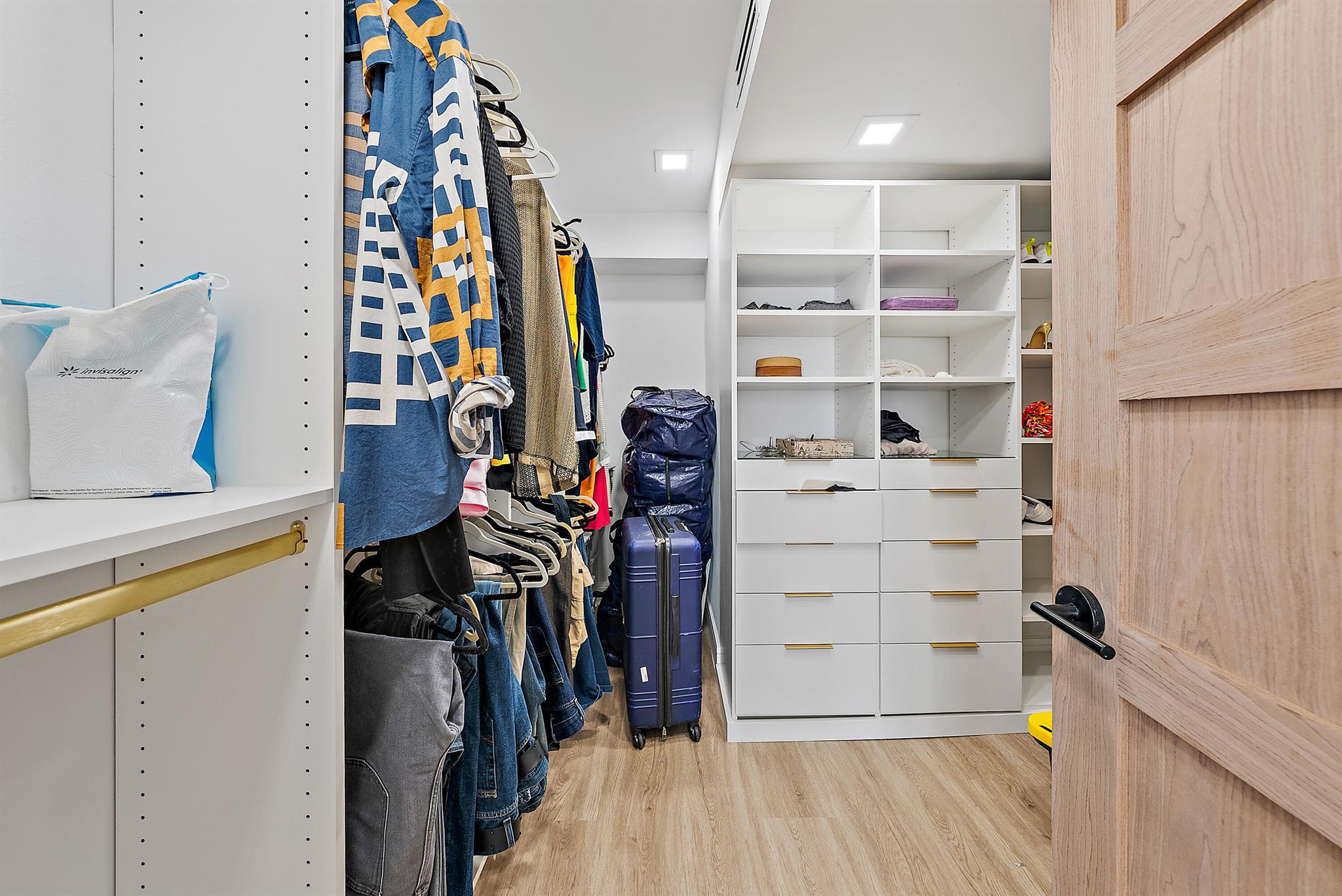 DUNES TOWERS CONDO - Residential Lease