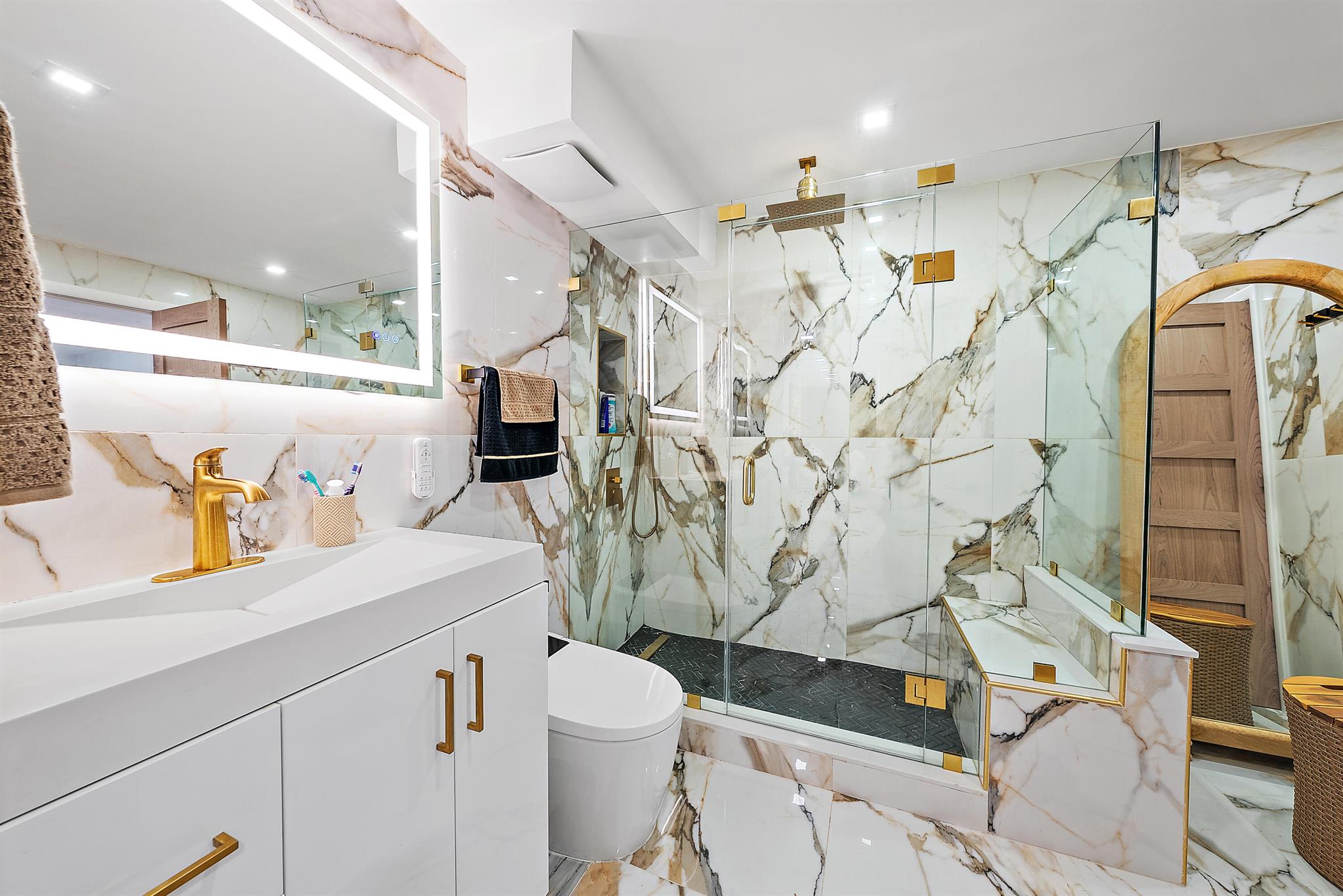 DUNES TOWERS CONDO - Residential Lease