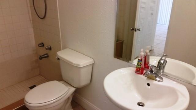 REFLECTIONS AT PEMBROKE P - Residential Lease