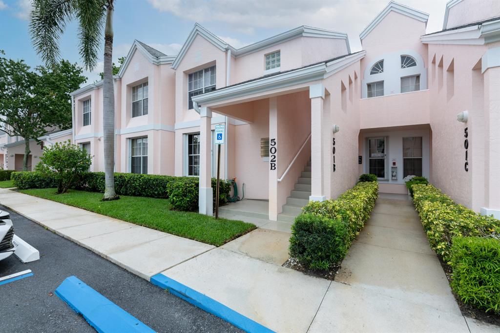 Photo of 502 Muirfield Court Ct #502-B, Jupiter, FL 33458 (MLS # R10792632)