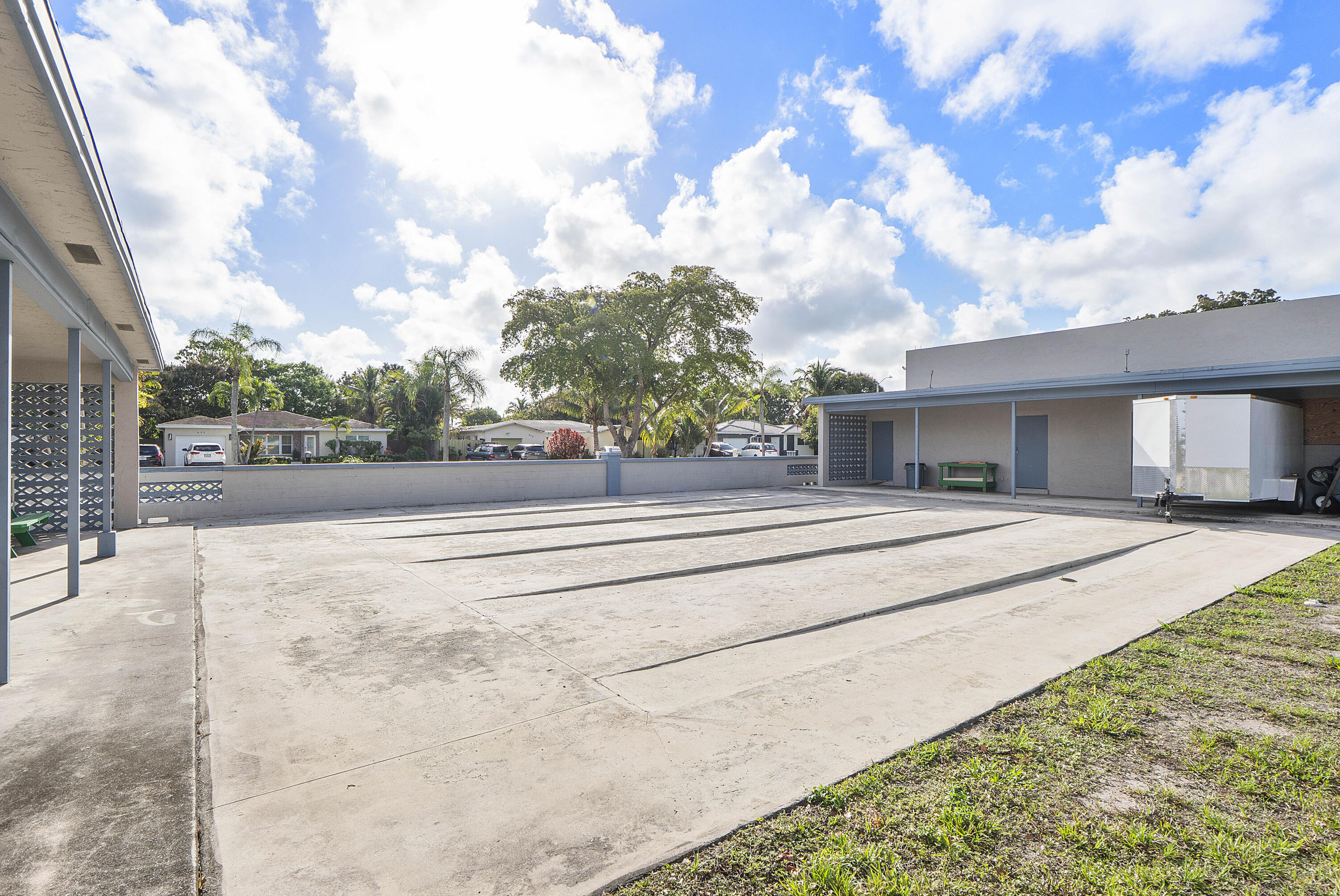 OAKLAND HILLS 1ST SEC - Residential