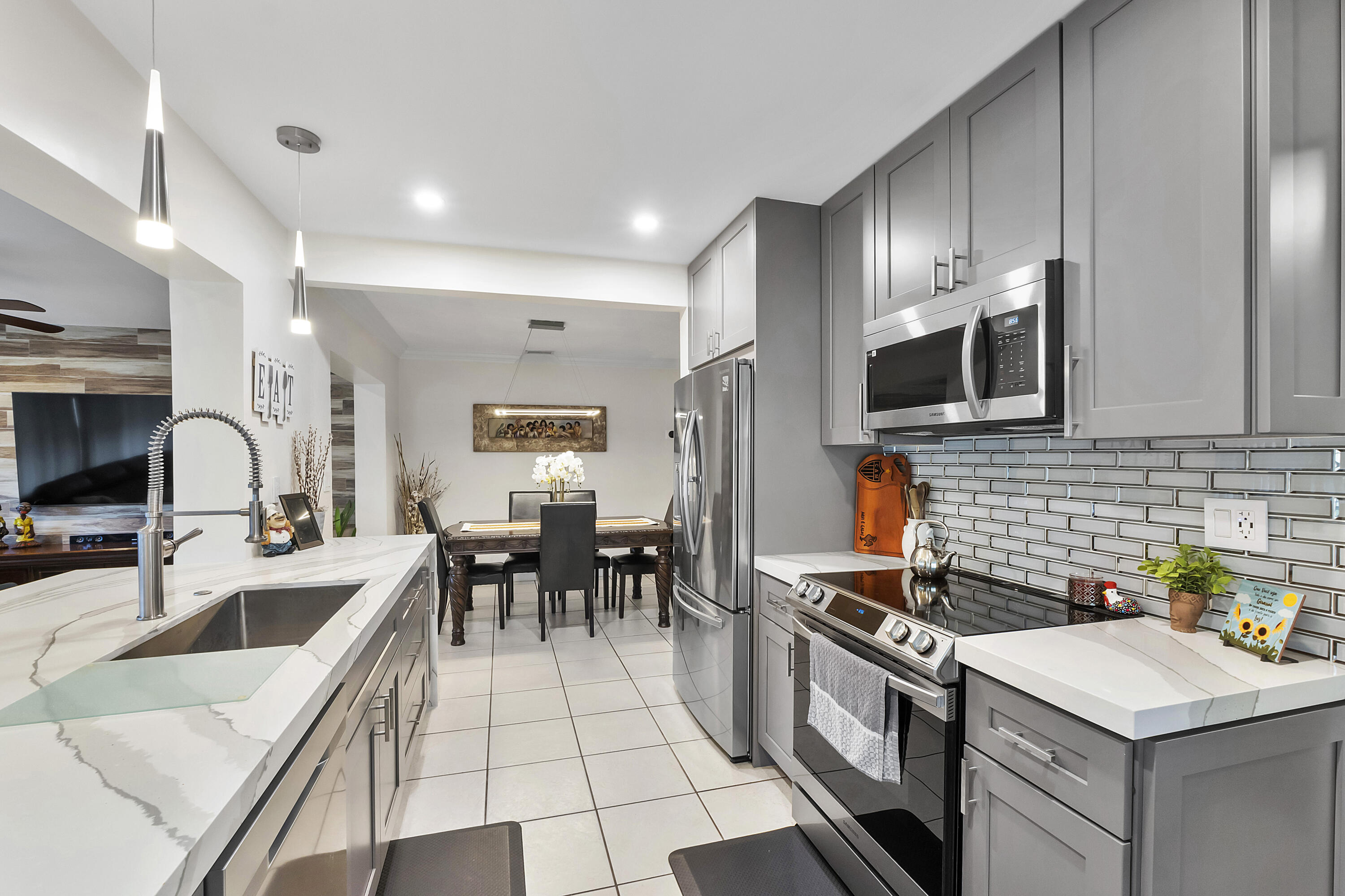 OAKLAND HILLS 1ST SEC - Residential