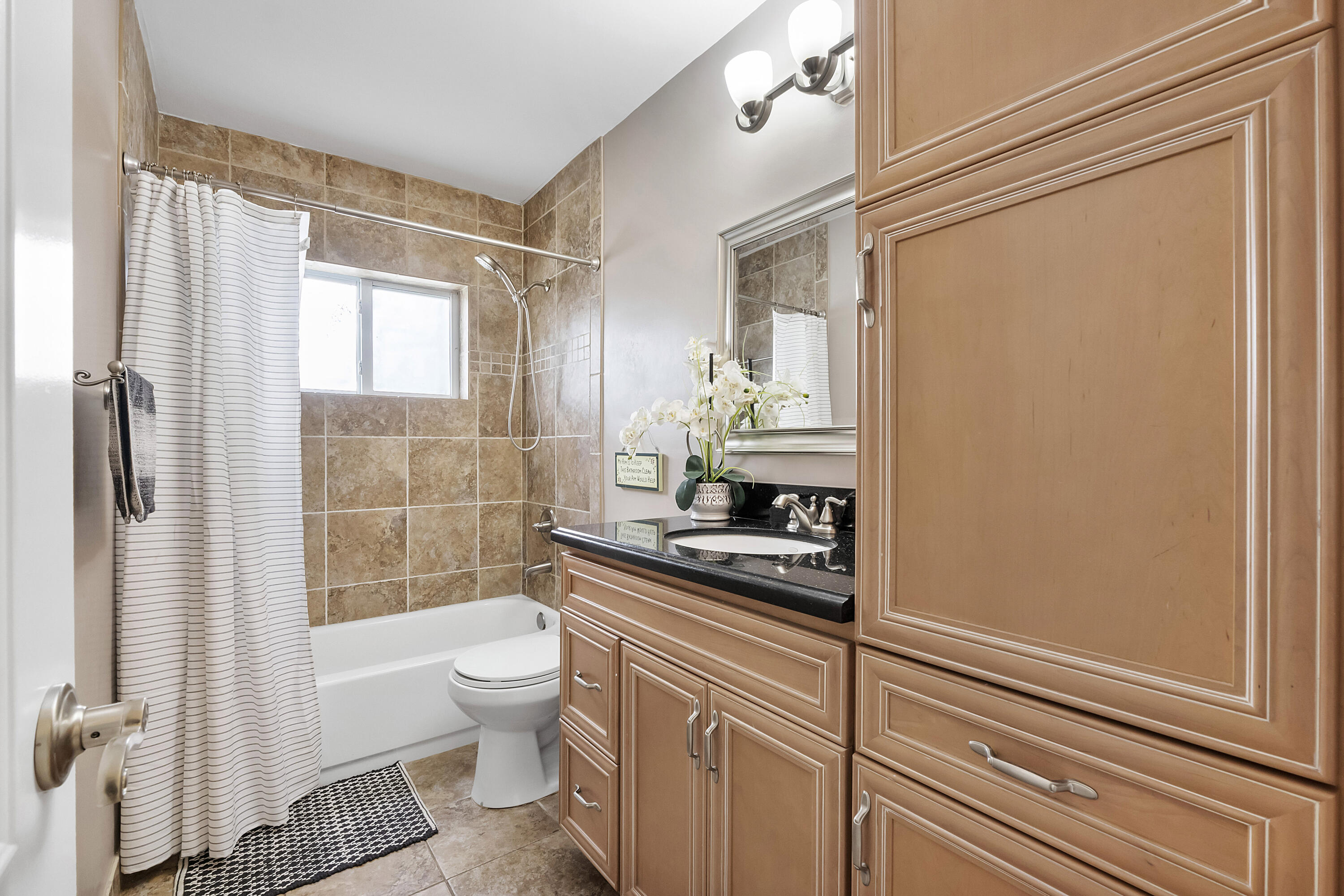 OAKLAND HILLS 1ST SEC - Residential