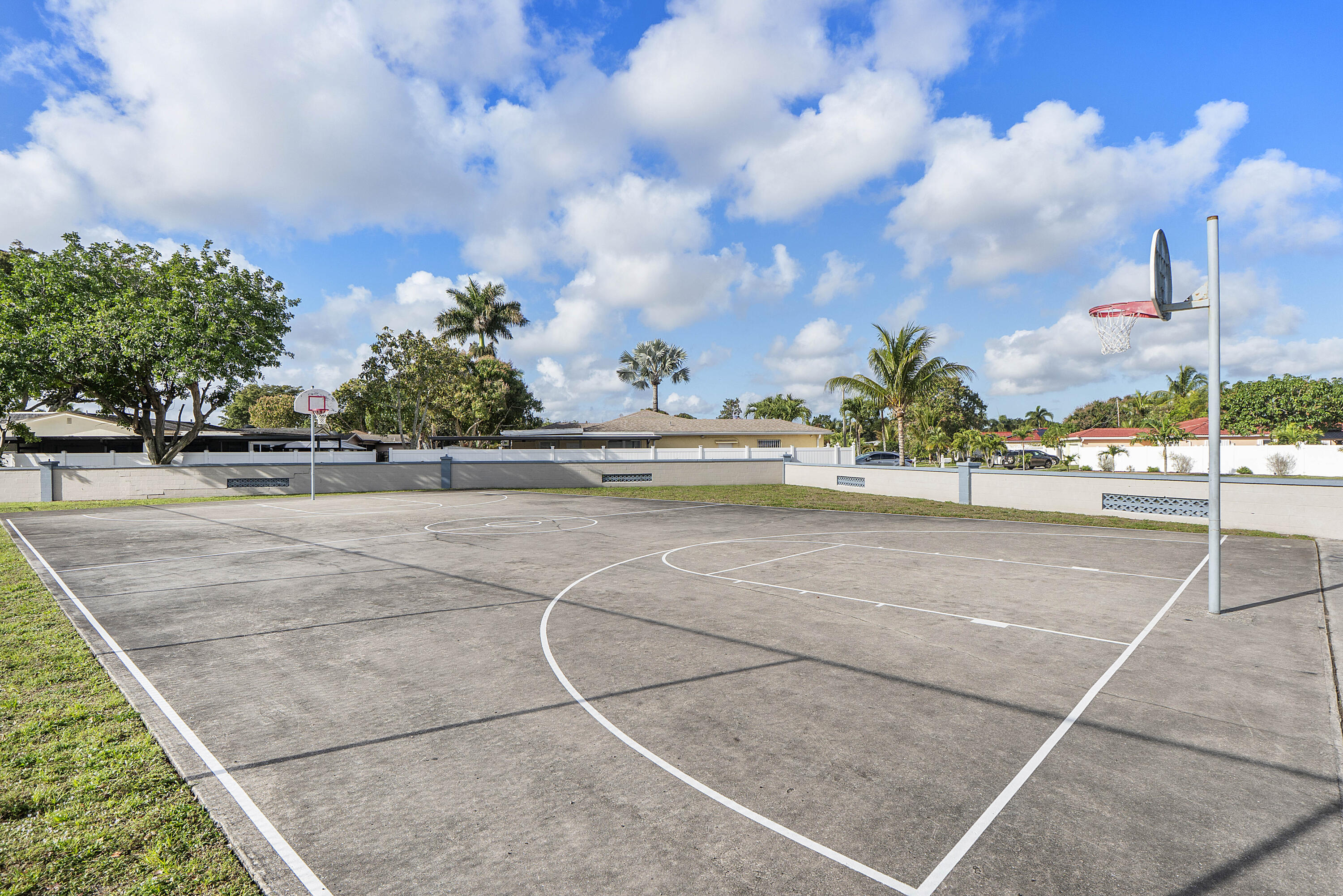 OAKLAND HILLS 1ST SEC - Residential